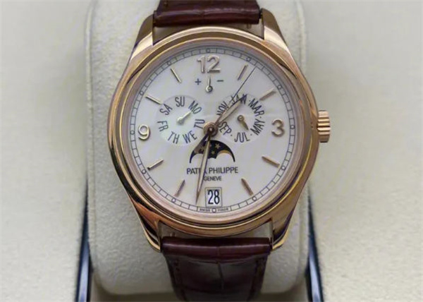 百达翡丽手表表蒙有划痕原因是啥 百达翡丽手表表蒙有划痕原因是啥