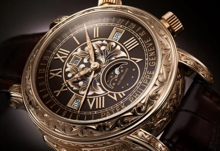 探索奢华腕表之巅:百达翡丽香槟色杰作,匠心独运的时尚声明 探索奢华腕表之巅:百达翡丽香槟色杰作,匠心独运的时尚声明